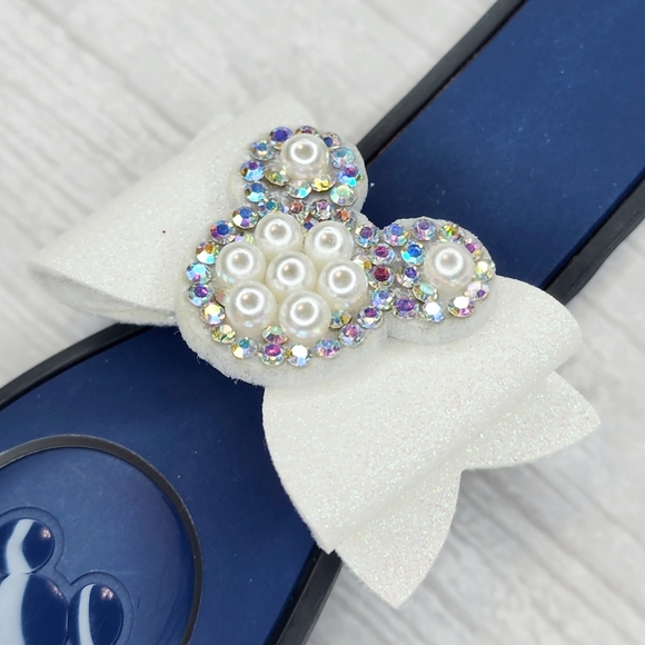 White Wedding Pearl Magic Band Bow - Picture 3 of 4